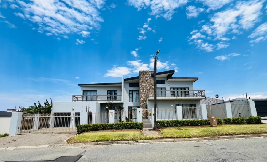 6 Bedroom Property for Sale in Gonubie Eastern Cape